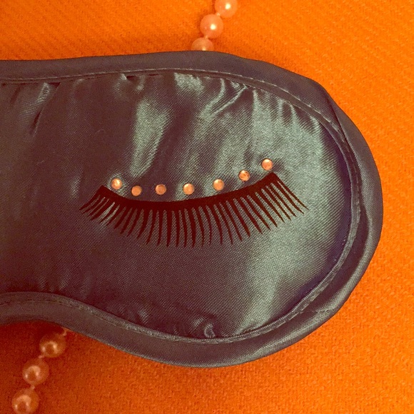👸🏻ONLY ONE! Eye Lashes Sleep Mask👸🏻 - Picture 3 of 8